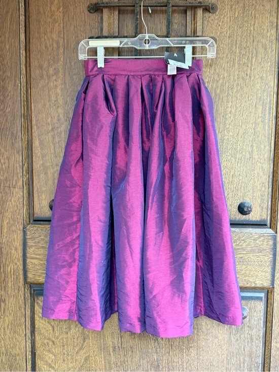 Topshop Dresses & Skirts - Topshop Pleated Midi Skirt Size 2